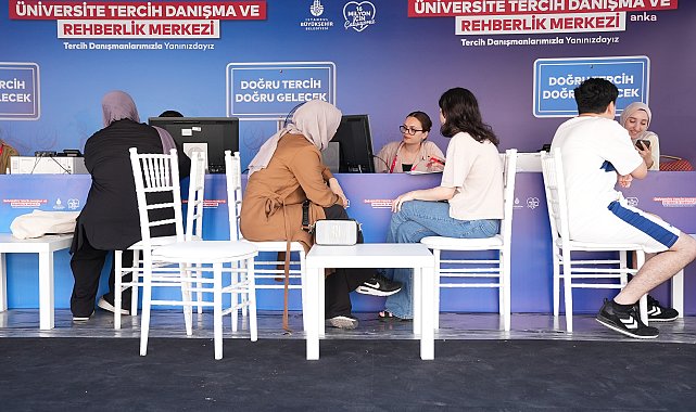 İBB’den YKS tercih döneminde gençlere rehberlik desteği