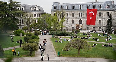 İmamoğlu’nun diplomasının iptal edilmesini kendi diplomasını yırtarak tepki gösterdi, şafak baskınıyla gözaltına alındı