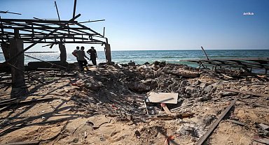 İsrail, Gazze'deki yardım merkezlerini, kafeyi ve okulu bombaladı: 95 Filistinli öldü