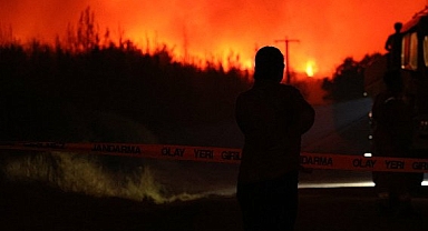 İzmir-Aydın otoyolu yangın nedeniyle trafiğe kapatıldı