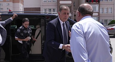 İzmir Büyükşehir Belediye Başkanı Tugay, yangın şehidi İbrahim Demir’in ailesini Konya'da ziyaret etti
