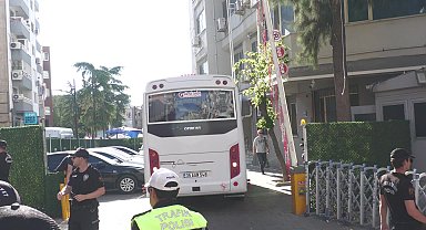 İzmir Büyükşehir Belediyesi soruşturmasında 10 kişi hastaneye sevk edildi 