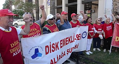 İzmir’de emeklilerden SGK önünde tepki: “Bu ülkede var olan kaynaklar emekliler için kullanılmamaktadır