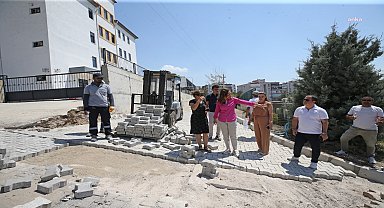 Karşıyaka Belediyesi yol yapım çalışmalarını sürdürüyor