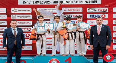 Karşıyakalı sporcular milli formayı giymeye hak kazandı