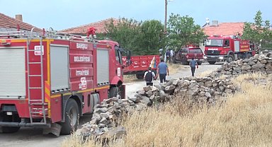 Kırıkkale’de anız yangını köye sıçradı, 250 dönüm tarım arazisi ve 2 ahır kül oldu