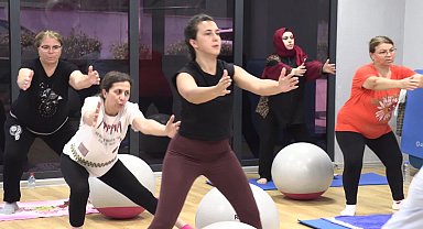 Konaklı kadınlar hem spor yapıyor hem sosyalleşiyor 