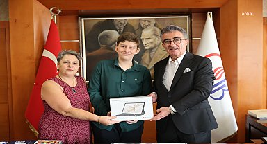 LGS birincisi Eymen Efe Karakan'dan Bayrampaşa Belediye Başkanı Mutlu'ya ziyaret 