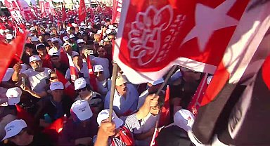 Malatya'da on binlerce kişi sıcak havaya rağmen miting alanını doldurdu...