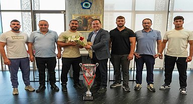 Manisa Büyükşehir Belediye Başkanı Dutlulu, Kırkpınar finalisti Feyzullah Aktürk'ü ağırladı