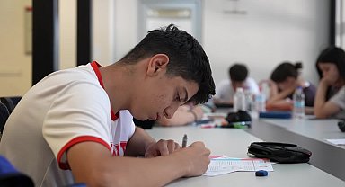 Manisa Büyükşehir Belediyesi Eğitim Kurumları öğrencisi Eryılmaz, LGS’de 500 tam puan aldı