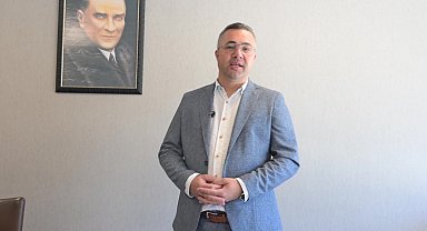 Manisa Büyükşehir Belediyesi'nin “Ben Buradayım” projesinde bileklik dağıtımı sürüyor