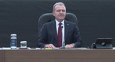 Mersin Büyükşehir Belediye Başkanı Seçer: “Bir taraftan iç barış sağlanırken, bir taraftan siyasi rakiplere düşman hukuku uygulanması büyük bir çelişki”