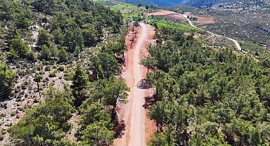 Mersin Büyükşehir Belediyesi, Gülnar kırsalındaki 30 kilometrelik grup yolunu yeniliyor