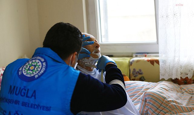 Muğla Büyükşehir Belediyesi, evde bakım hizmeti ile bugüne kadar 26 bin 430 haneye destek oldu