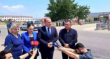 Muhittin Böcek’i ziyaret eden Vahap Seçer: 