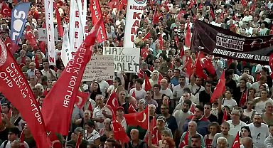 Muhittin Böcek’ten CHP’nin Antalya’da düzenlediği “Millet İradesine Sahip Çıkıyor” mitingine mesaj: Tüm bu iftiracılar hukuk önünde adil şekilde yargılansınlar diye hayatım boyunca mücadele edeceğim