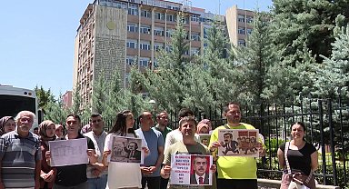Mülakat mağduru öğretmenlerin eylemi devam ediyor… “Yusuf Tekin istifa edene kadar eğitim emekçileri meydanlarda gerçekleri haykırmaya devam edecek”