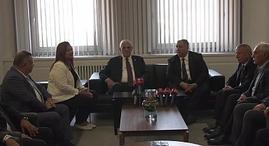 Müsavat Dervişoğlu'ndan Afyon'da gazileri ziyaret: “Onlara bu işleri konuşmak kolay geliyor. O duvarı badanalanmamış evin içinde olmak lazım işin aslını anlayabilmek için”