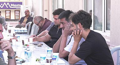 Nihat Genç'in oğlu Laçin Genç, taziyeleri Cumhuriyetçi Vatanseverler Partisi Genel Merkezi'nde kabul etti