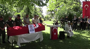 Ödemiş'teki yangına müdahale çalışmaları sırasında hayatını kaybeden İbrahim Demir için cenaze töreni düzenlendi