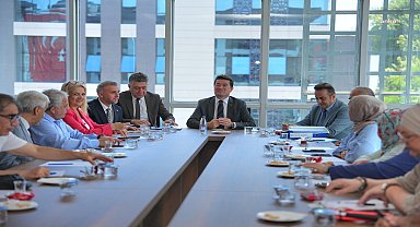 Ortahisar Belediye Başkanı Kaya, Trabzon'daki engelli derneklerinin temsilcileriyle bir araya geldi