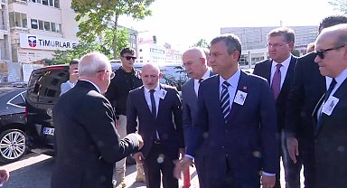 Özgür Özel ile Kemal Kılıçdaroğlu, Namık Tan'ın annesi Günsel Tan'ı son yolculuğuna uğurladı