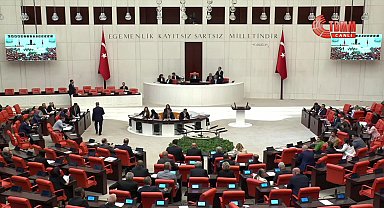 Özgür Özel'in dokunulmazlık dosyası TBMM'ye sunuldu... CHP'li Başarır: Herkes bilsin ki, o karanlık sokaklardan siyasetçiler halkın desteği ile çıkmıştır