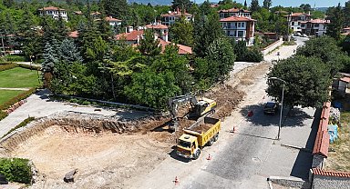 Safranbolu Belediyesi'nden Kavaklar Caddesi'nde yol genişletme çalışması
