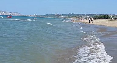 Sinop’ta boğulma tehlikesi geçiren iki kişi hastaneye kaldırıldı