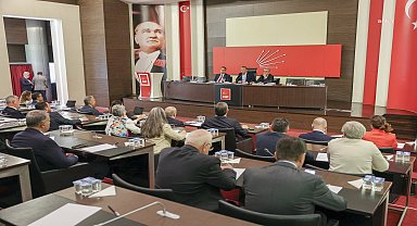 Suat özçağdaş: Ülkemize yaşatılan yargı darbelerinin karşısında birlikte ve inançla yola devam ediyoruz