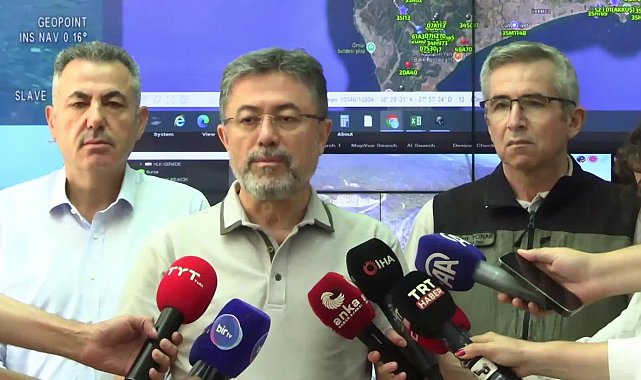 Tarım ve Orman Bakanı Yumaklı: “6 yangın şu anda devam ediyor. Seferihisar ve Menderes yangınlarını oldukça kolayladık”
