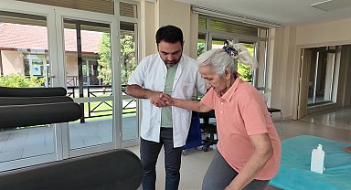 Tepebaşı Belediyesi Fizyoterapi ve Rehabilitasyon Merkezi’nde fiziksel beceriler pekiştiriliyor