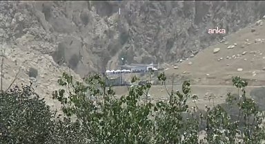 Terör örgütü PKK üyesi bir grup silah bıraktı: ''Silahlarımızı özgür irademizle imha ediyoruz''
