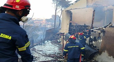Yunanistan’da orman yangınları: Atina’ya yakın bölgeler tahliye ediliyor, AB'den 6 uçak istendi