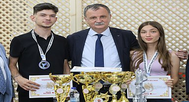 Yunusemre Belediye Başkanı Balaban, Belediyespor'un başarılı sporcularını kutladı 