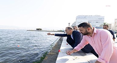 81 yıl önce katledilen Romanlar anısına İzmir Körfezi’ne kırmızı karanfil bırakıldı