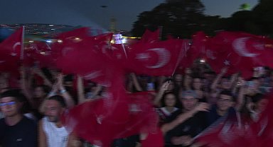 94. İzmir Enternasyonal Fuarı’nda 30 Ağustos’a yakışan gece 