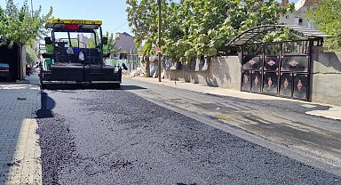 Adıyaman’ın Fatih ve Yeni Sanayi Mahalleleri’nde asfalt yama çalışmaları devam ediyor