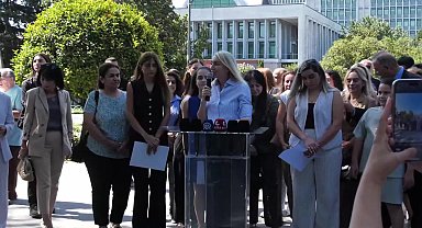 Aile Dayanışma Ağı Saraçhane'de üçüncü kez buluştu... Dilek Kaya İmamoğlu: Bu zulüm son bulsun, hak ihlallerine son verilsin, bir an önce adalete dönelim