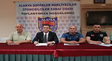 Alanya Belediyesi zabıta ekiplerinden taksilere sivil takip