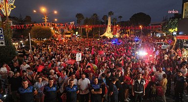 Alanya’da Zafer Bayramı, Emre Aydın konseriyle kutlandı