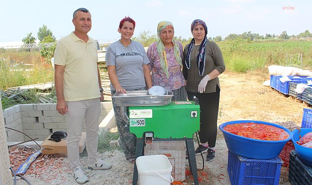 Antalya Büyükşehir Belediyesi'nden Denizyaka Mahallesi’ne salça yapım makinesi desteği