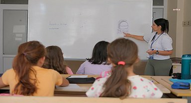 Aydınlı çocuklar yaz tatilini İngilizce öğrenerek geçiriyor