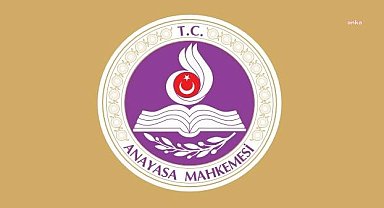 AYM'den, göreve iade edilen kamu görevlisinin tazminat isteyemeyeceğine ilişkin düzenlemeye iptal