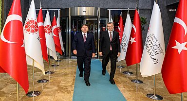 Bakan Tunç'tan İletişim Başkanı Duran'a ziyaret