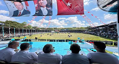Bandırma Belediye Başkanı Mirza, Kurtdereli Mehmet Pehlivan Yağlı Güreşleri'ne katıldı