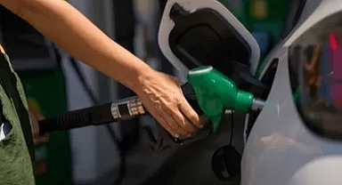 Benzine Gece Yarısı Zammı: Fiyatlar 53 TL’yi Aştı !!!