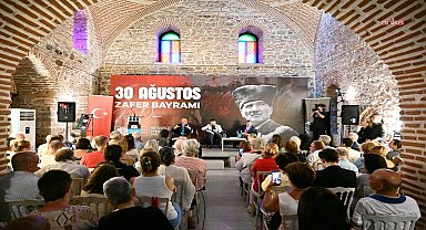 Beşiktaş Belediyesi’nin 30 Ağustos söyleşisine yoğun ilgi