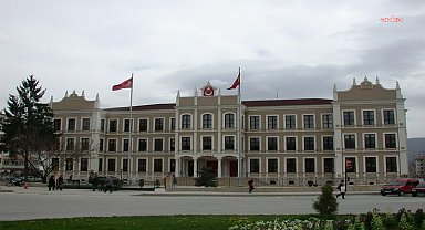 Bolu Valiliği'nden yangın açıklaması: Müdahale sürüyor, 4 yangın söndürme helikopteri talep edildi